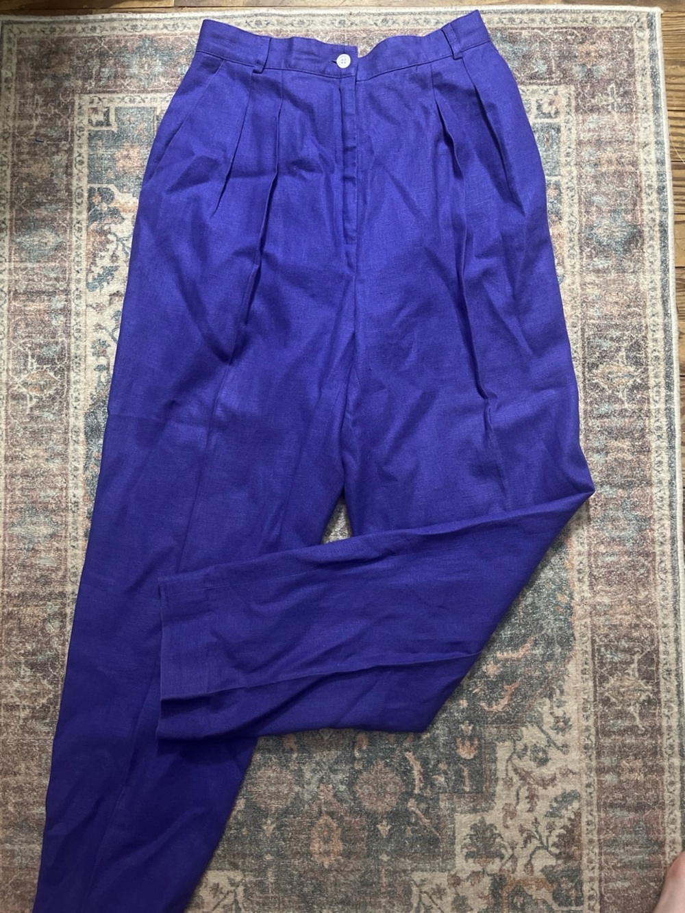 Talbots Pleated Linen Dress Pants - Vibrant Purple
Waist: 13.5in, L: 41in 

W(C)
